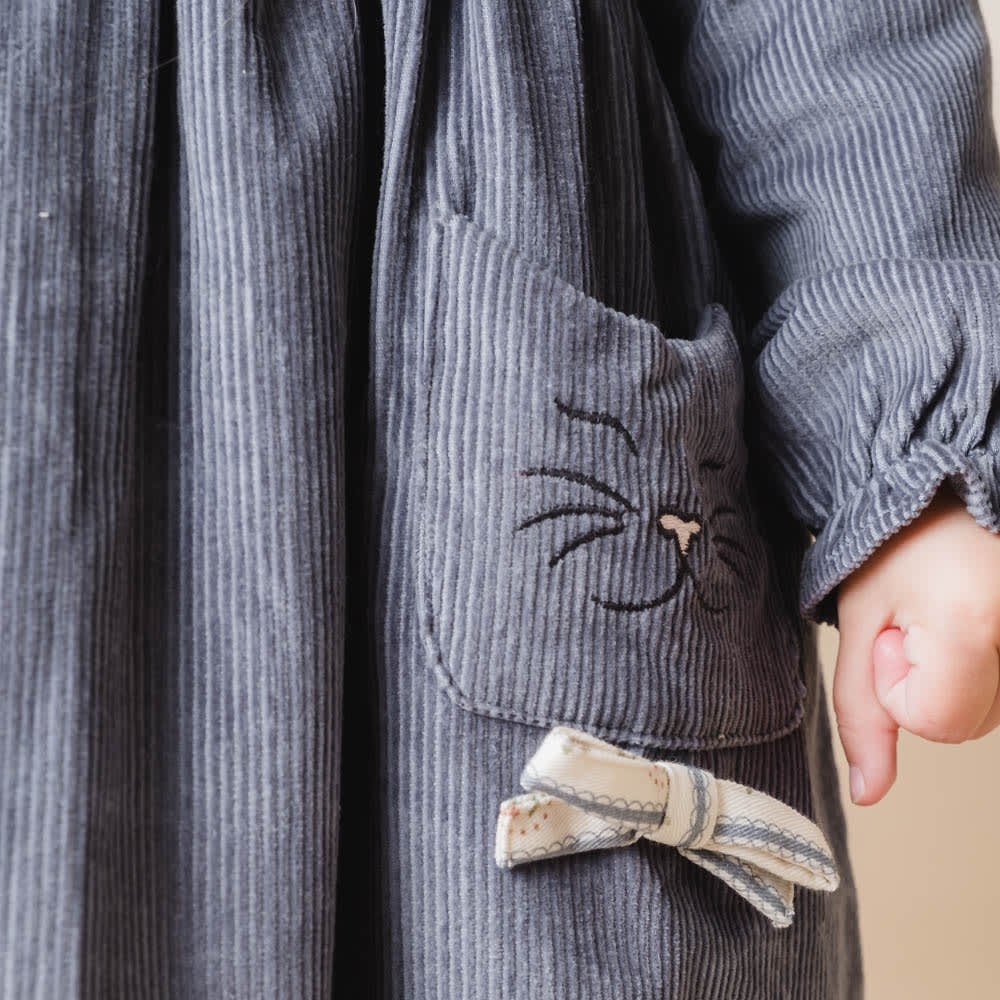 That's Mine Rosalia dress - Flint stone - 100% Organic cotton Buy Tøj||Kjoler||Kjoler & nederdele||Alle||personale||Efterår & vinter 2025||alt minus sløjfe||mette-sale||drop 1 aw25 here.