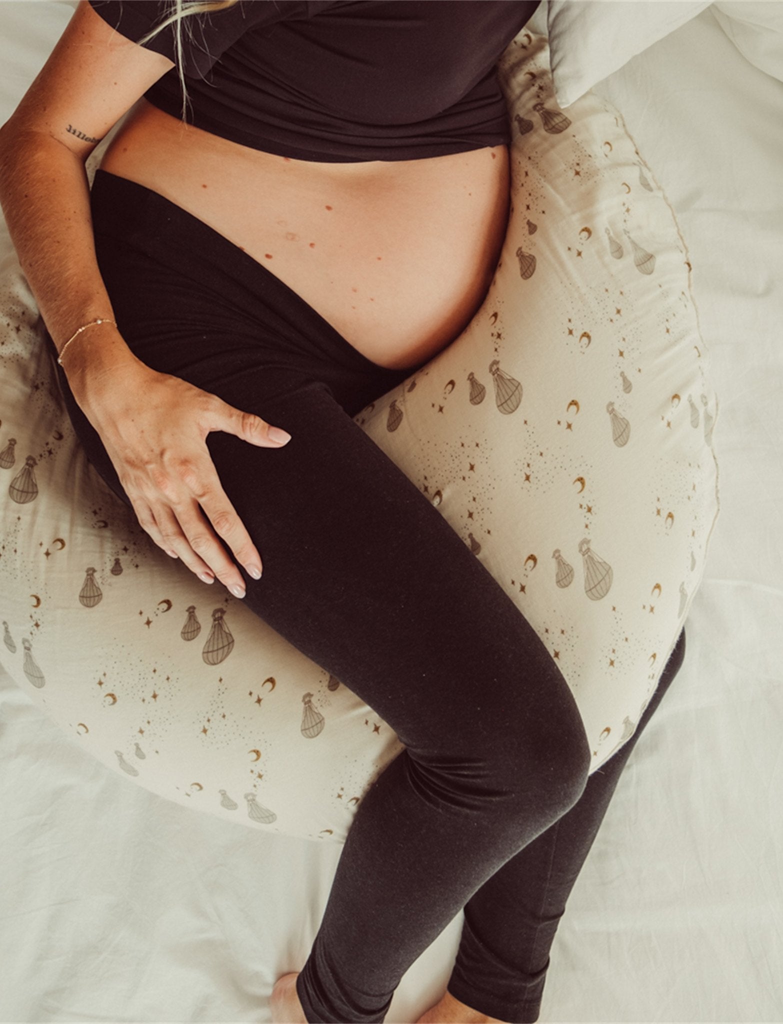 That's Mine Moon ammepude - Dreamily - 45% Organic cotton / 55% Thermoballs Buy Amning & pusletid||Ammepuder||Pusle||Alle||Favoritter||Amning||personale||Dreamily||Influencer choice||Amning||alt minus sløjfe||NOOS||Del dine øjeblikke||mette-sale||Orderly Emails - Recommended Products||Must haves||Bestsellers||cn||All here.