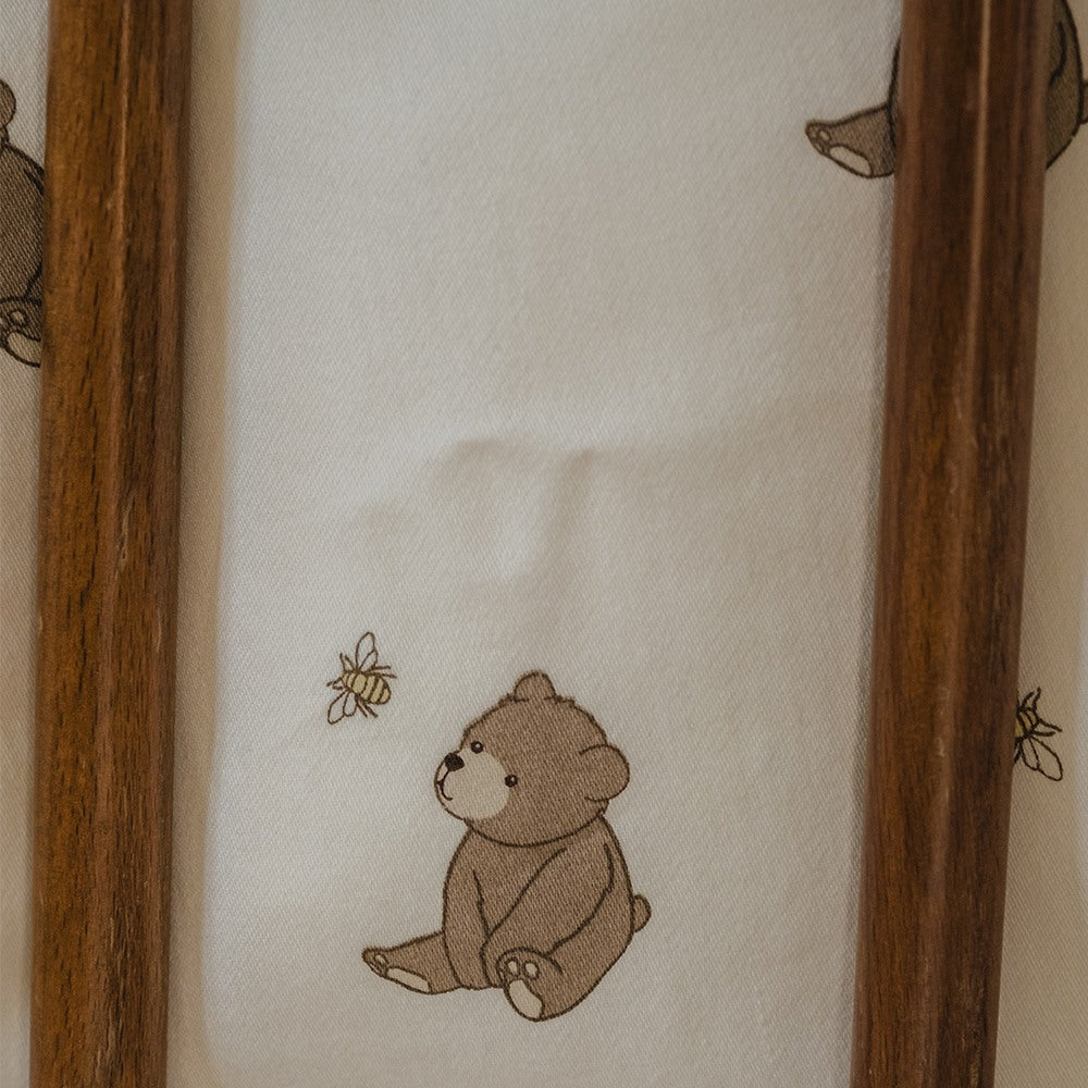 That's Mine Lotus sengerand - Bees and bears - 65% Organic cotton / 35% Recycled polyester Buy Sovetid||Sengerande||Alle||Favoritter||personale||Bees and bears||Influencer choice||alt minus sløjfe||NOOS||mette-sale here.