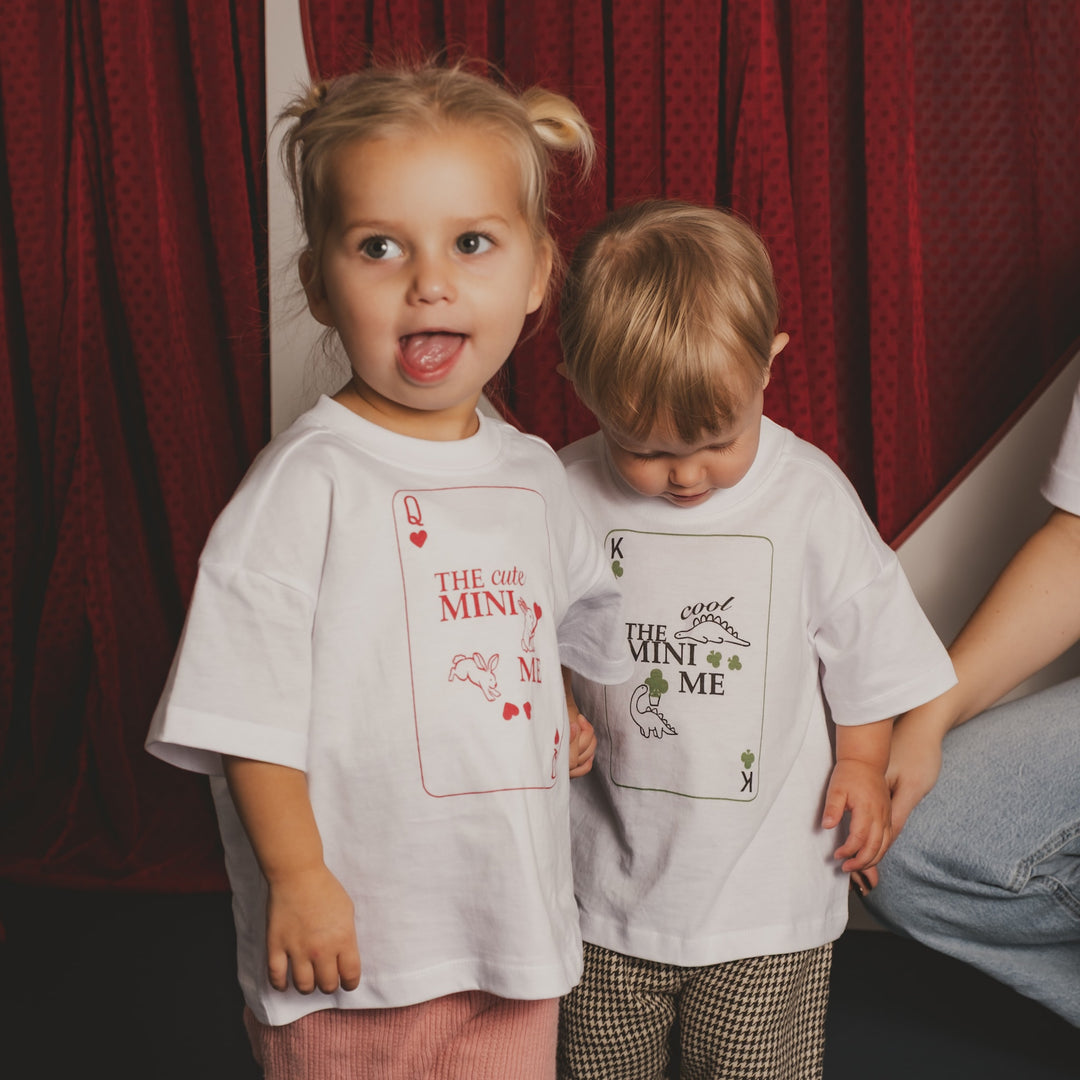 That's Mine Vilde oversized t-shirt - Mini me dino - 100% Organic cotton Buy T-shirts||Overdele||Trøjer og toppe||Nyheder||personale||Dinosaurtøj & kostumer||Jersey||Forår & sommer 2026||Jersey here.