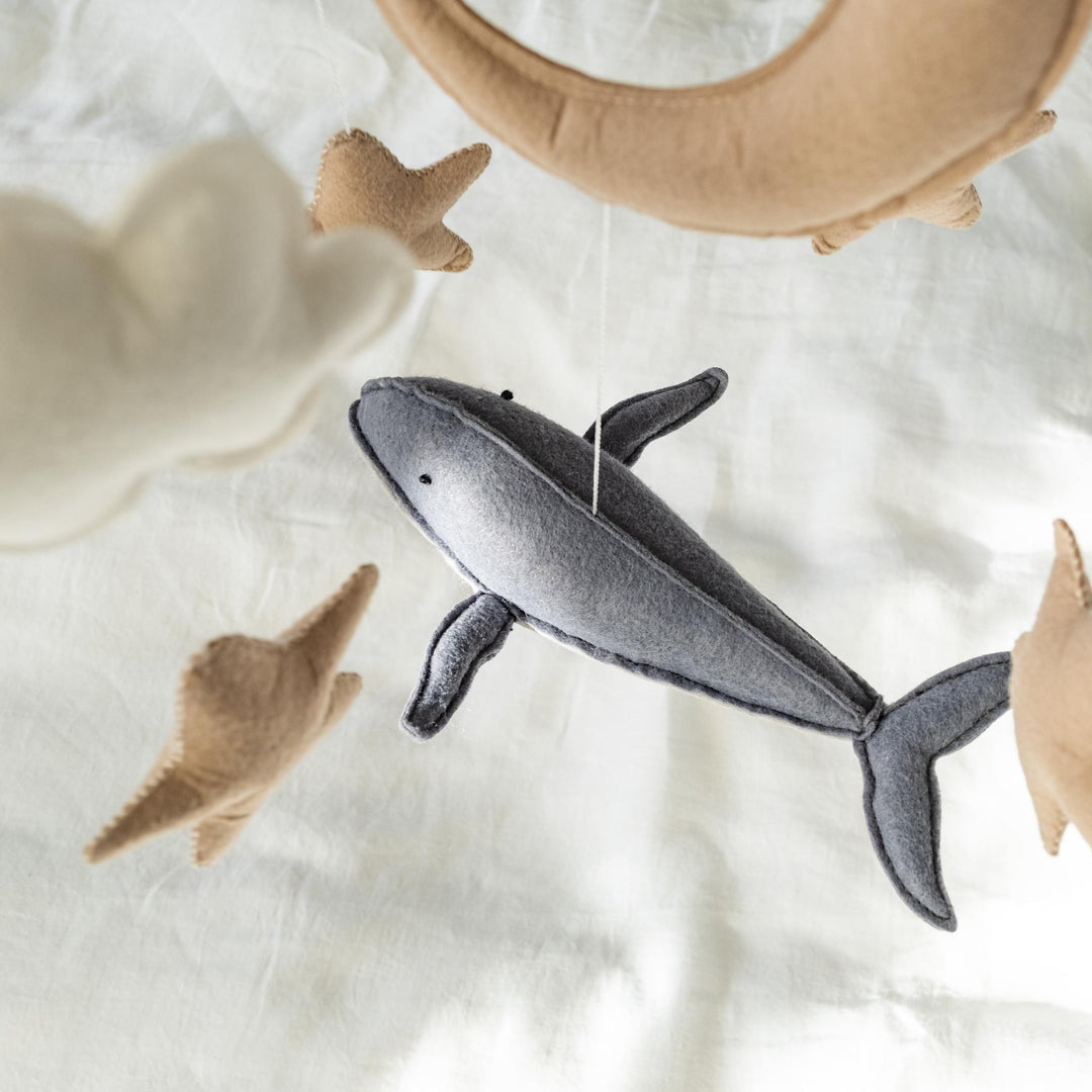 That's Mine Whale uro - Multi - 100% Polyester felt Buy Bolig & udstyr||Børneværelset||Uroer||Favoritter||personale||Gaver mellem 200 - 499 kr.||NOOS||noos u. 350 here.