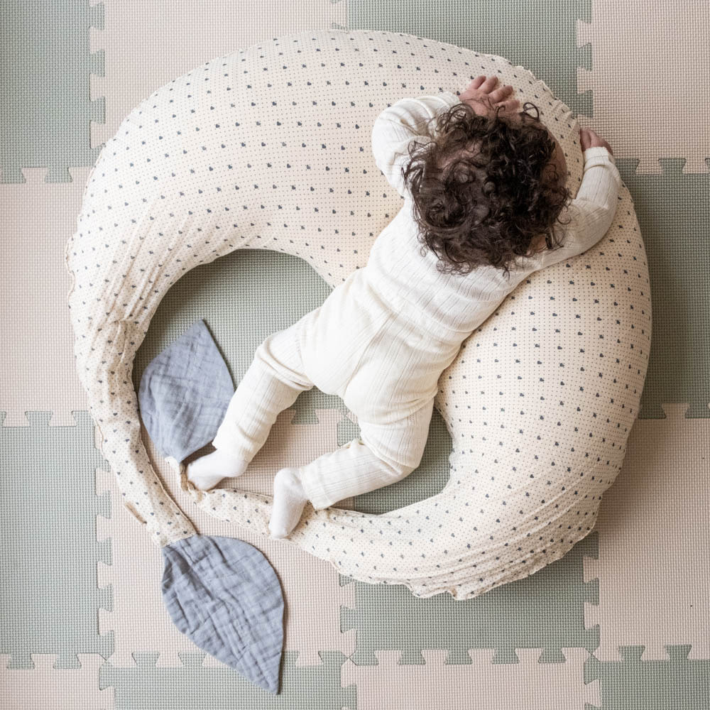 Moon nursing pillow - Lots of love sky